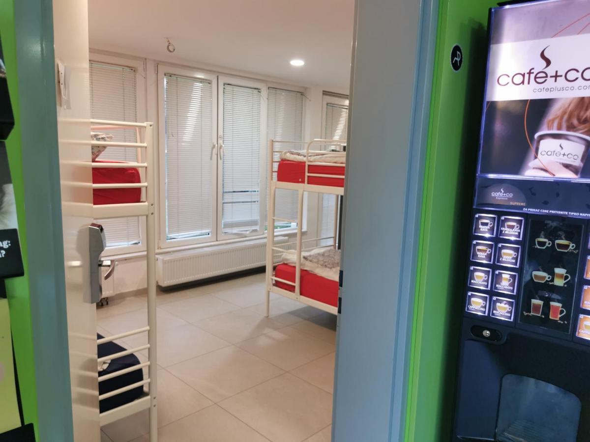 Simbol Rooms With Free Private Parking Ljubljana Bagian luar foto