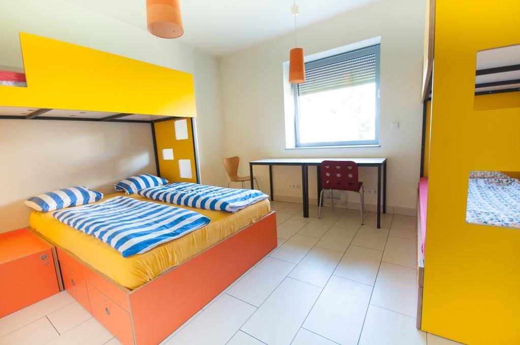 Simbol Rooms With Free Private Parking Ljubljana Ruang foto