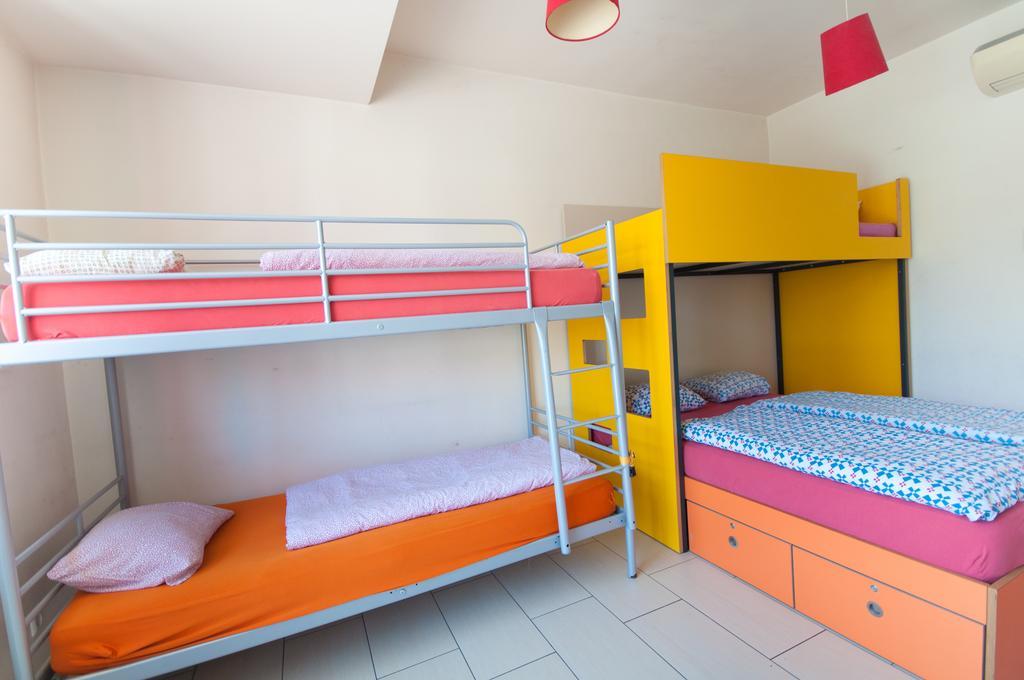 Simbol Rooms With Free Private Parking Ljubljana Ruang foto