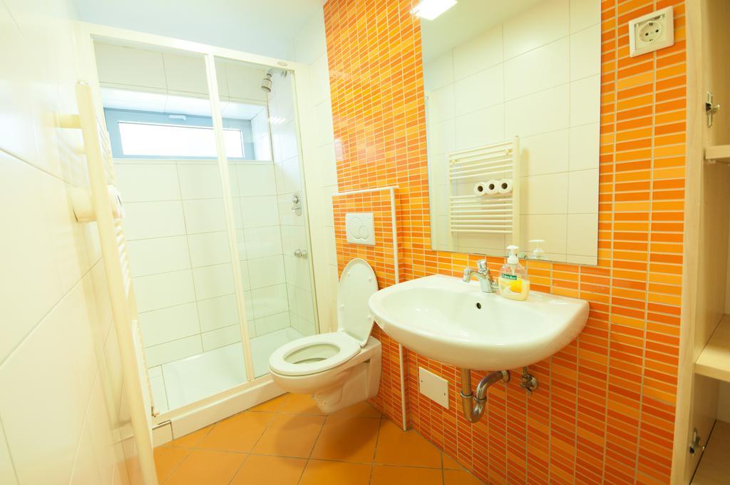 Simbol Rooms With Free Private Parking Ljubljana Ruang foto