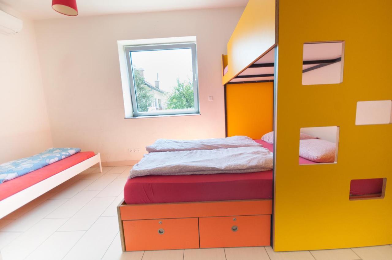 Simbol Rooms With Free Private Parking Ljubljana Ruang foto