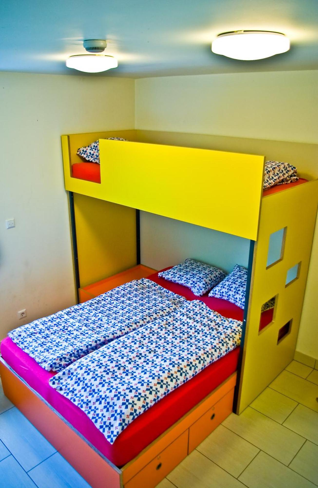 Simbol Rooms With Free Private Parking Ljubljana Bagian luar foto
