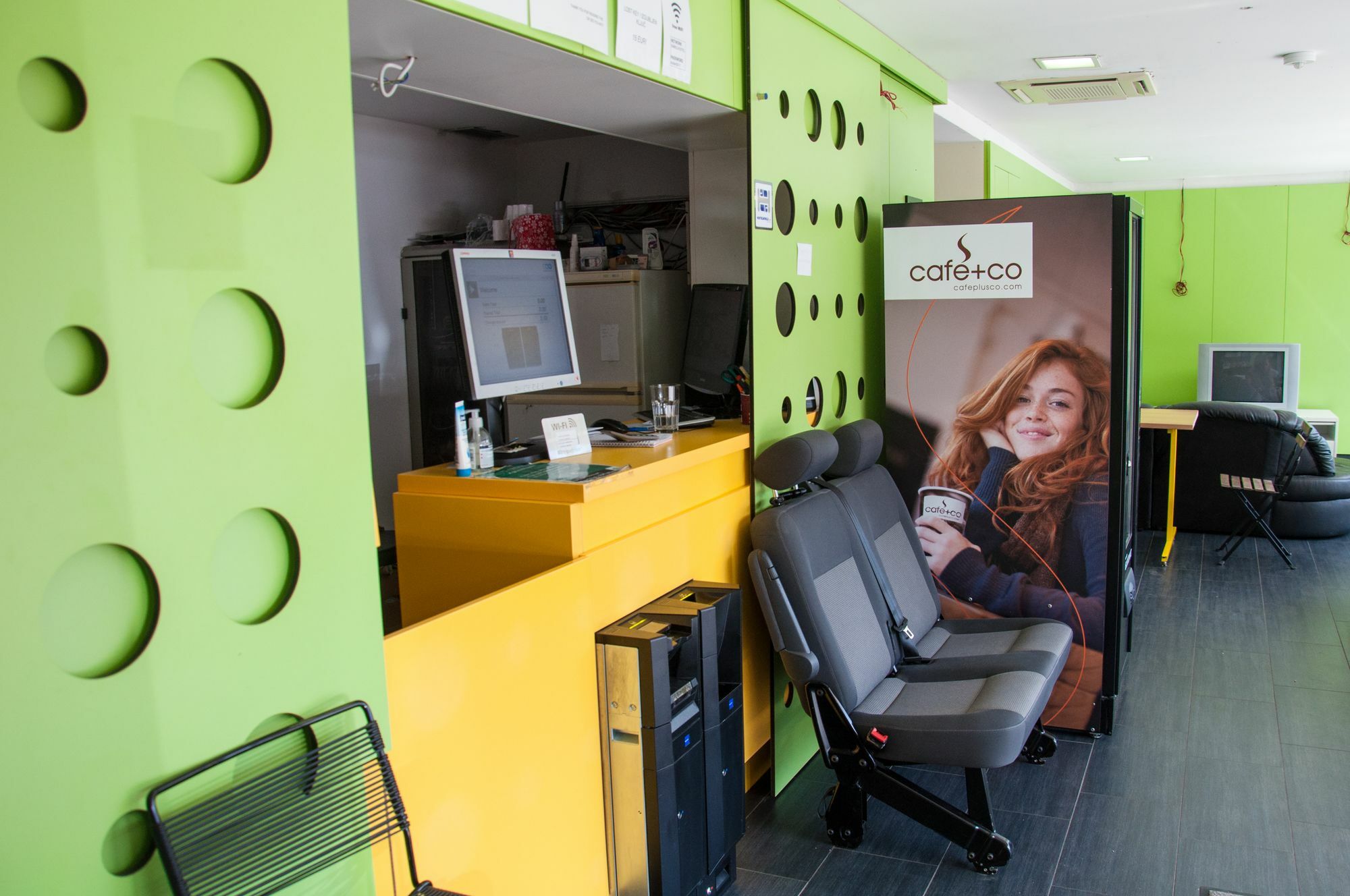 Simbol Rooms With Free Private Parking Ljubljana Bagian luar foto