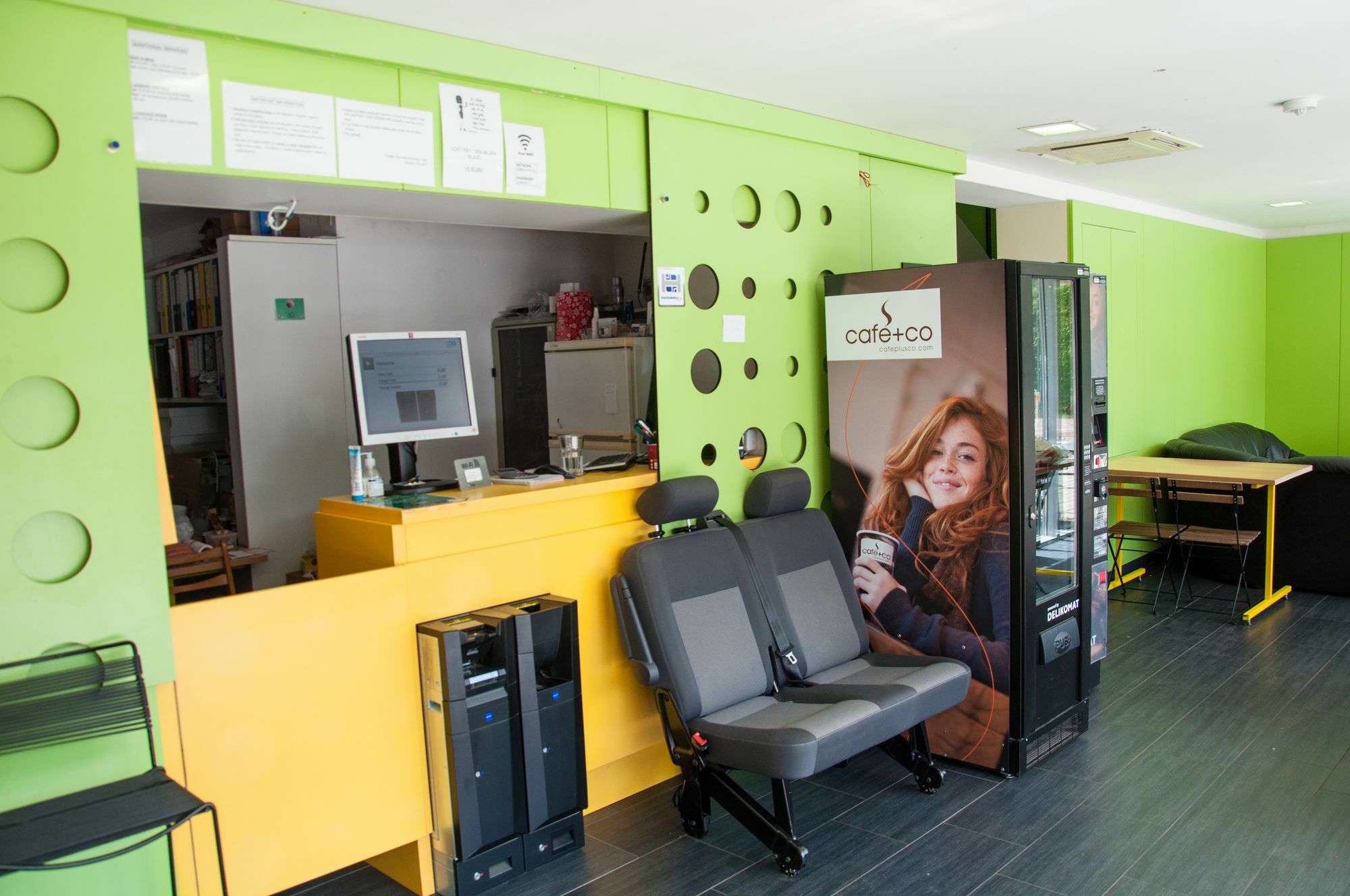 Simbol Rooms With Free Private Parking Ljubljana Bagian luar foto